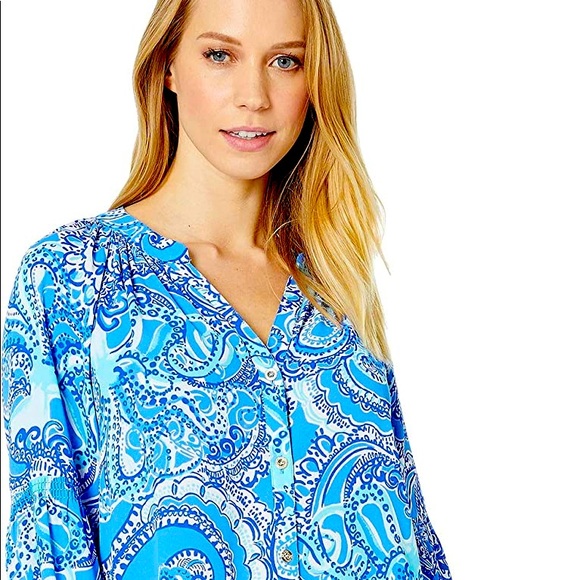 MOVING SALE: Lilly Pulitzer Anela Blouse in Coastal Blue Legga Sea - Picture 2 of 7